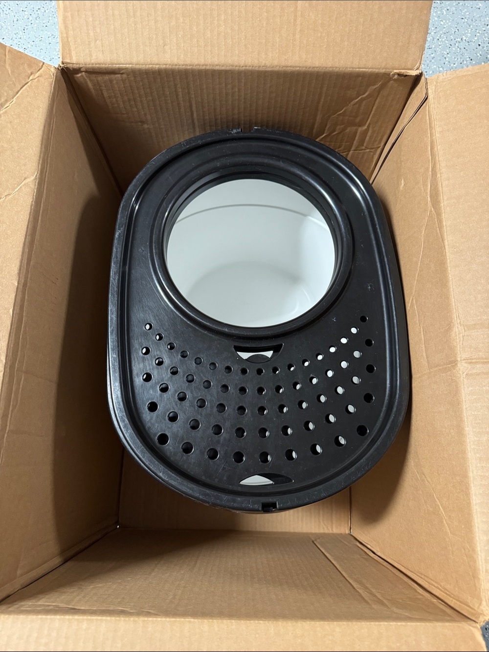 Set of 2 White Plastic Cat Litter Bins